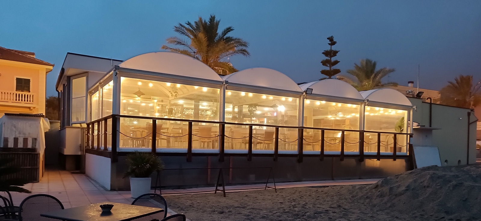 Ristorante sulla spiaggia a Pietra Ligure